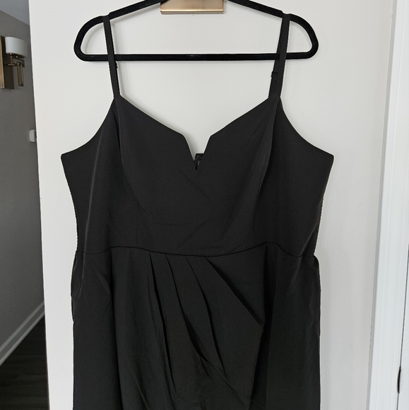 City Chic Black Sassy Flex Fit Tulip V Dress NWOT Size Large/20 - Picture 9 of 13